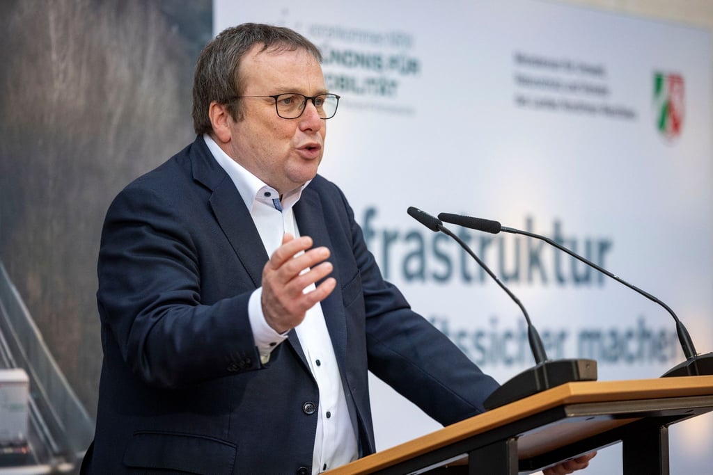 Ein Infrastrukturfonds könne nur dann effektiv sein, wenn es gelinge, die Investitionen klar zu priorisieren, sagt Oliver Krischer.