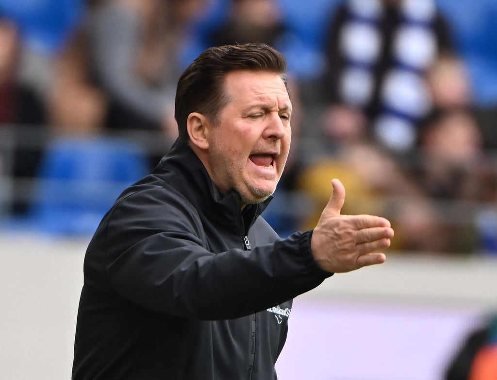 FCM-Coach Christian Titz steht mit seiner Elf am Samstag gegen Elversberg vor einer wichtigen Partie im Abstiegskampf.