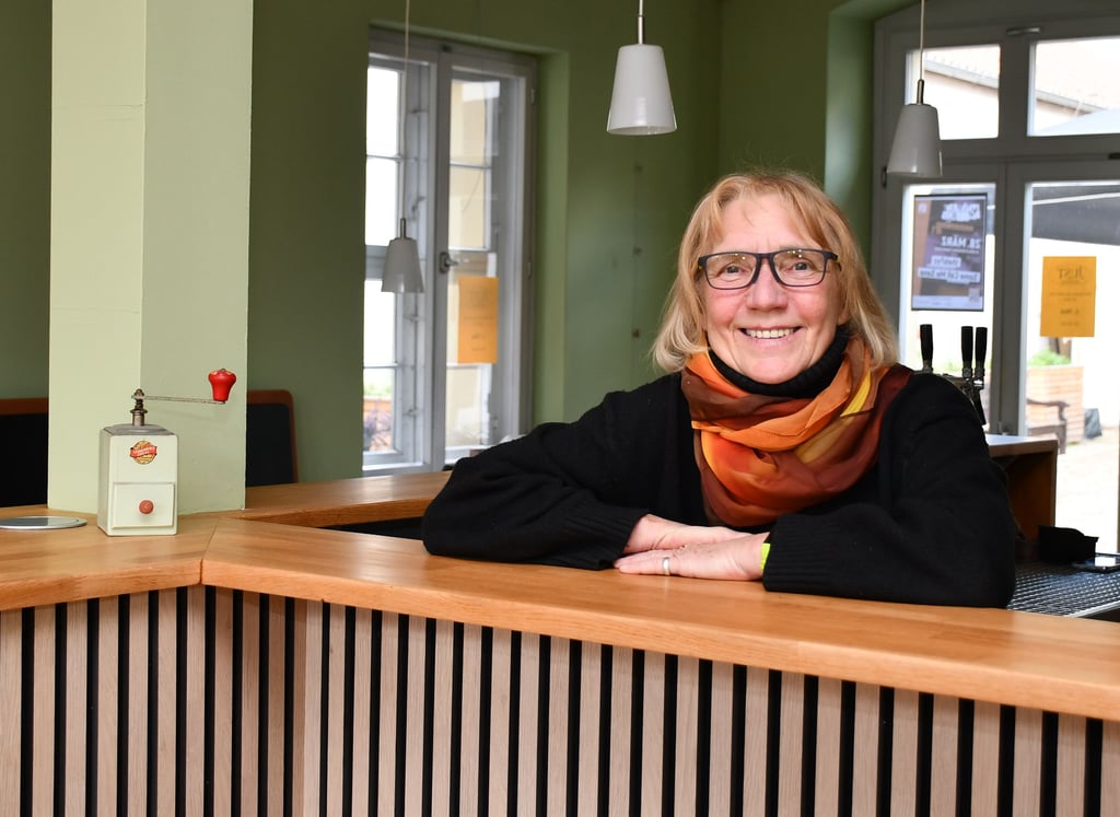 Jutta Strehl eröffnet in Magdeburg eine neue Kneipe.