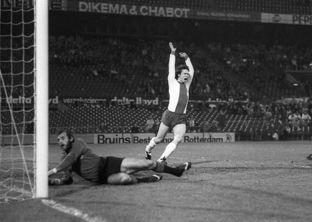 Jürgen Sparwasser bejubelt das Eigentor des AC Mailand zur 1:0-Führung im Finale.
