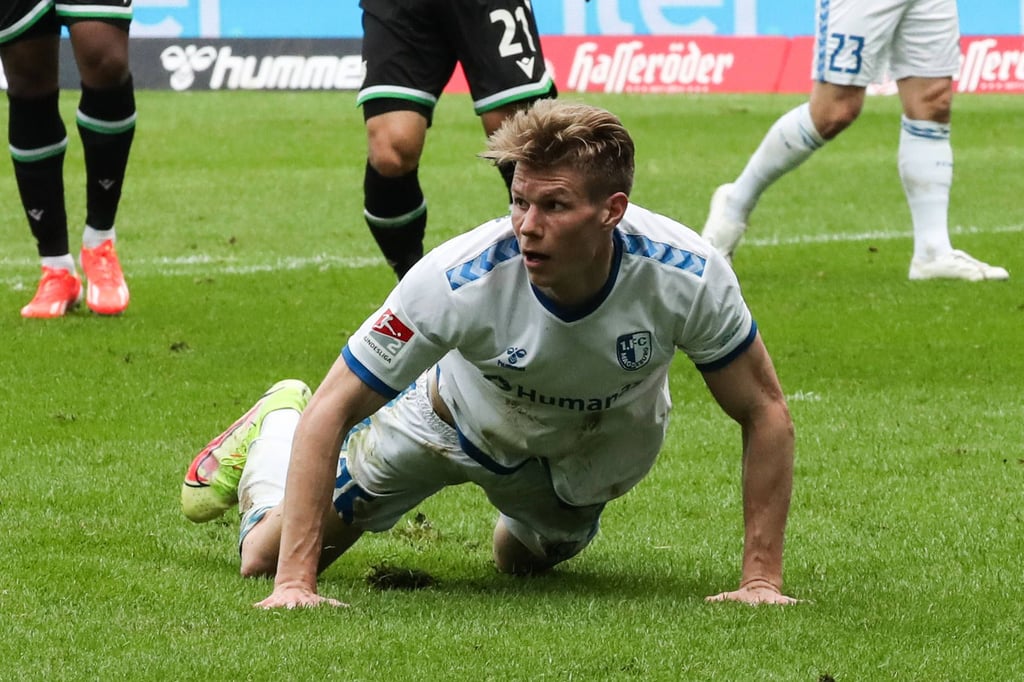 Luca Schuler sorgte mit einem unbedachten TV-Interview für Ärger bei vielen Fans des 1. FC Magdeburg. Sein Trainer Christian Titz ordnet die Aussagen nun ein.