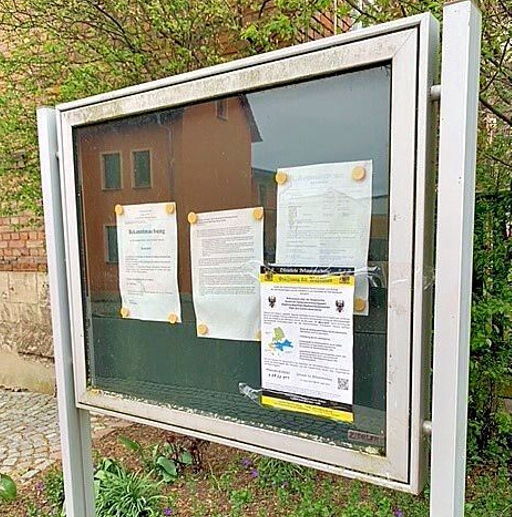 Reichsbürger-Wahlaufruf am Schaukasten in Großjena