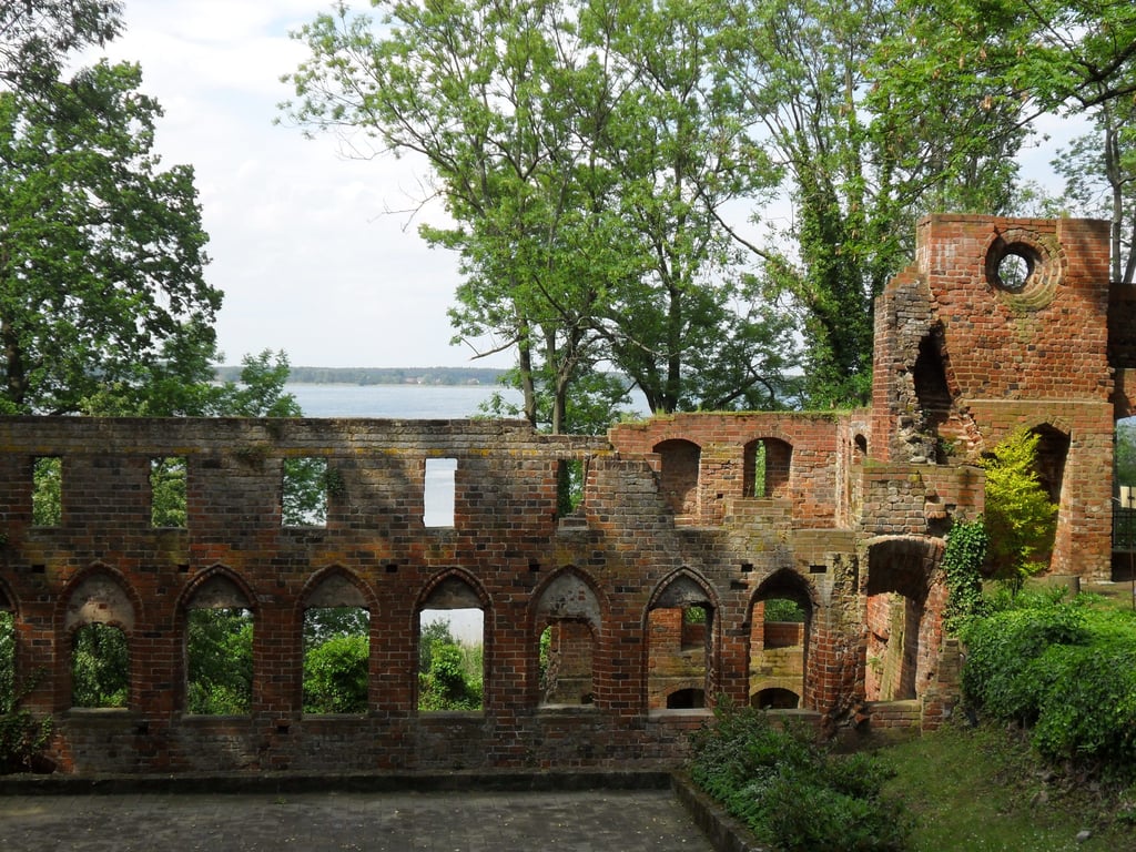 Die Klosterruine ist ein Wahrzeichen des staatlich anerkannten Luftkurortes Arendsee.