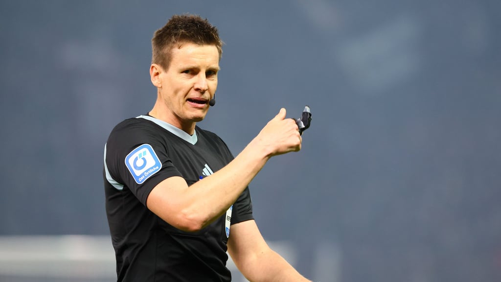 Schiedsrichter Daniel Siebert pfiff im Juni 2023 den DFB-Pokal-Sieg von RB Leipzig im Endspiel gegen Eintracht Frankfurt.