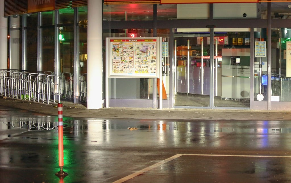 Ein vier Jahre altes Mädchen wurde in einem Supermarkt in Wangen mit einem Messer angegriffen.