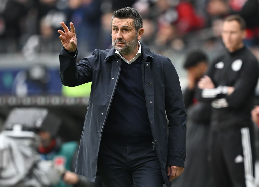 Cheftrainer Nenad Bjelica von Union Berlin reagiert an der Seitenlinie.