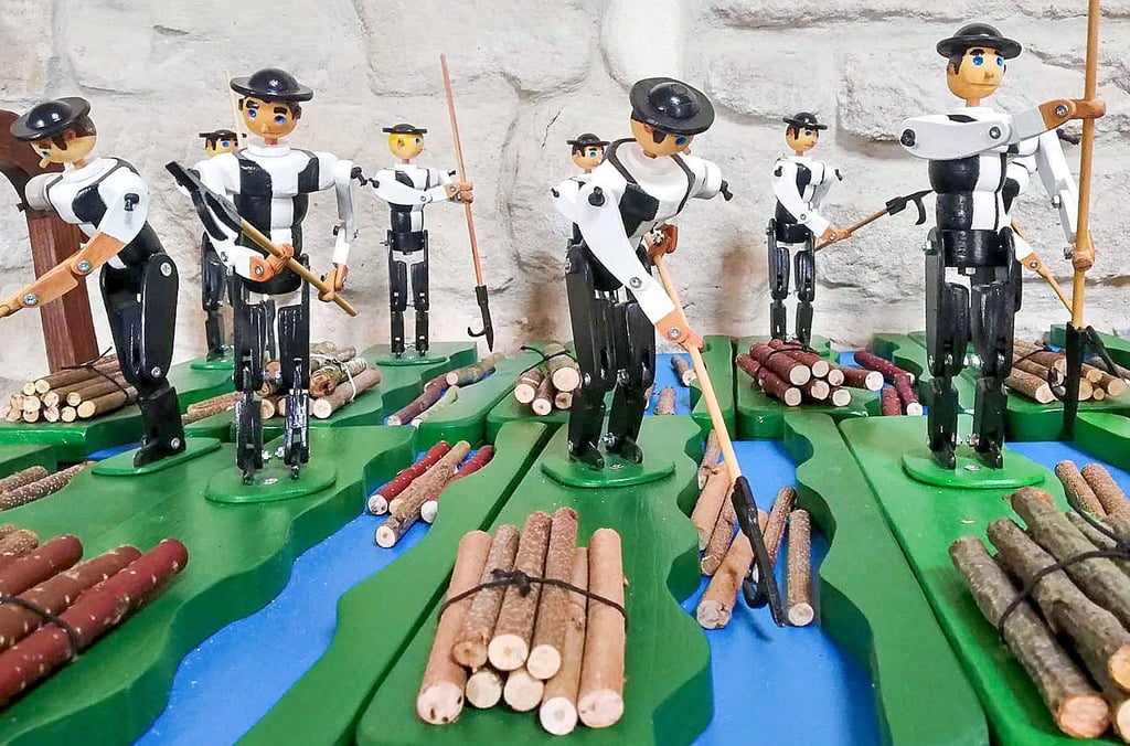 Mit diesem Maskottchen von Flößer Karl will der Förderverein Elsterfloßgraben für das Kulturdenkmal werben.