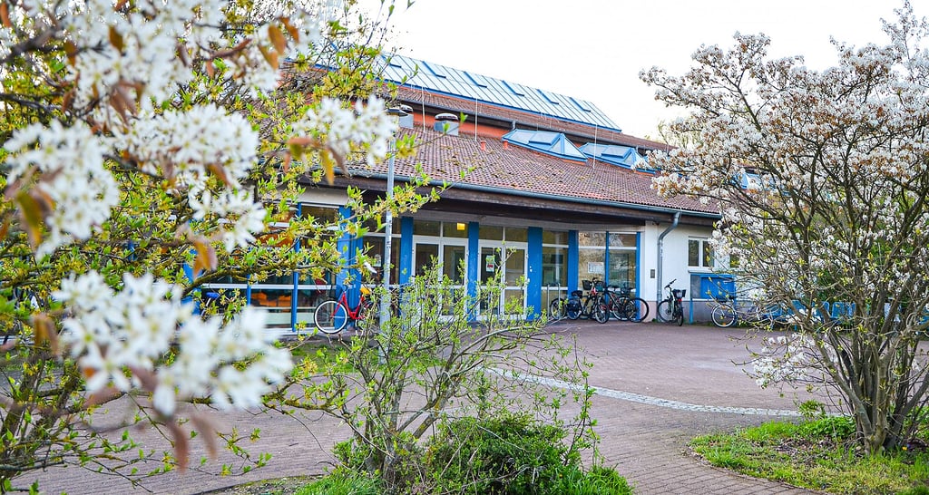 Die Wischelandhalle ist eine Mehrzweckhalle, zu den Hauptnutzern gehört die SG Seehausen.