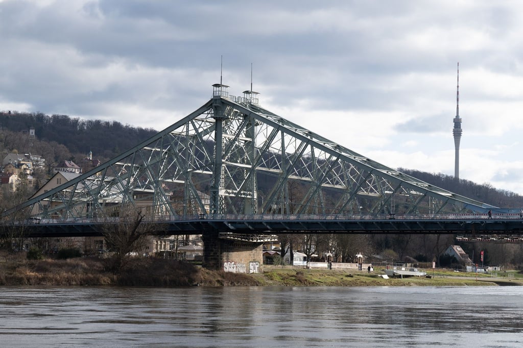 Die Loschwitzer Brücke, auch Blaues Wunder genannt.