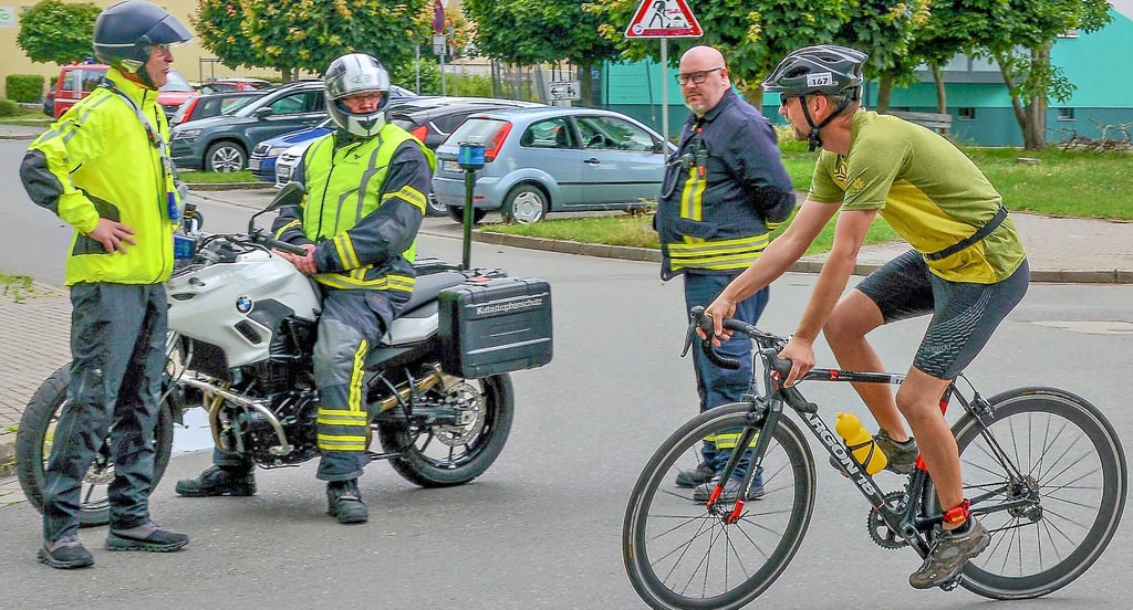Auch beim 11. Triathlon in Wanzleben wird es wieder großräumige Sperrungen durch Polizei und freiwillige Feuerwehr geben. Die Athleten sind dann im Bereich des Bördestadions und in Richtung Bottmersdorf und Klein Germersleben unterwegs.