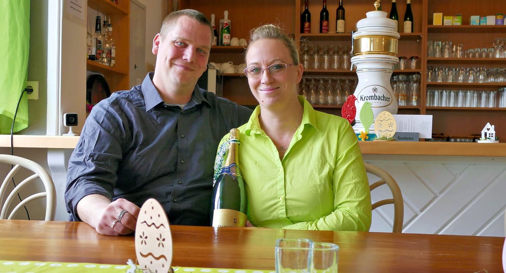 Ein Jahr Gaststätte „Zum netten Nachbarn“ in Annaburg. Tobias und Kati Sauer blicken auf eine ereignisreiche Zeit als Gastwirte zurück.