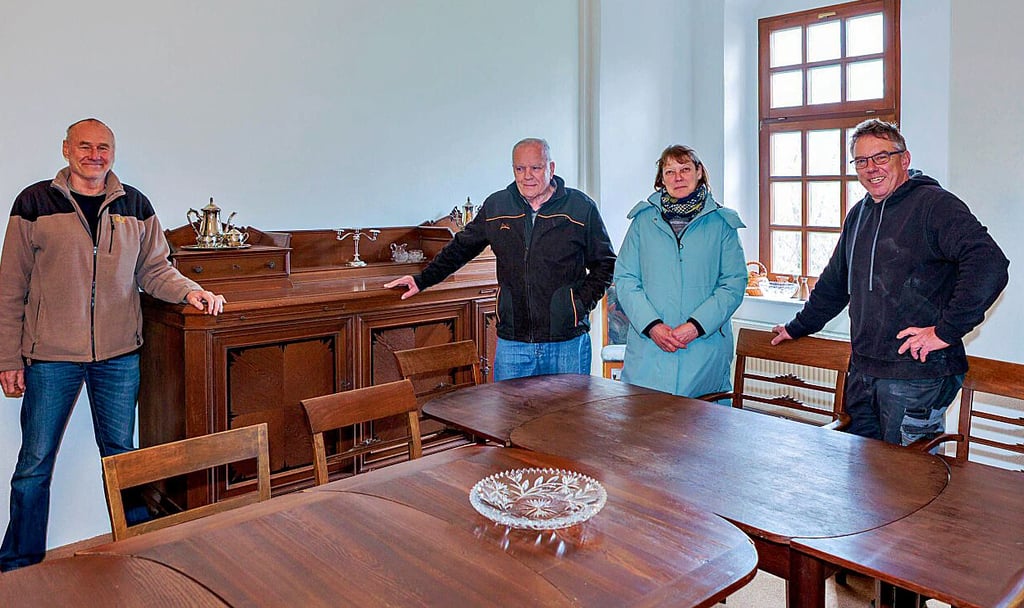 Michael Altendorf, Klaus Tuchscherer, Christiane Hansen und Frank Jacob (v.li.) im Ratsherrenzimmer auf der Haynsburg. Foto: René Weimer