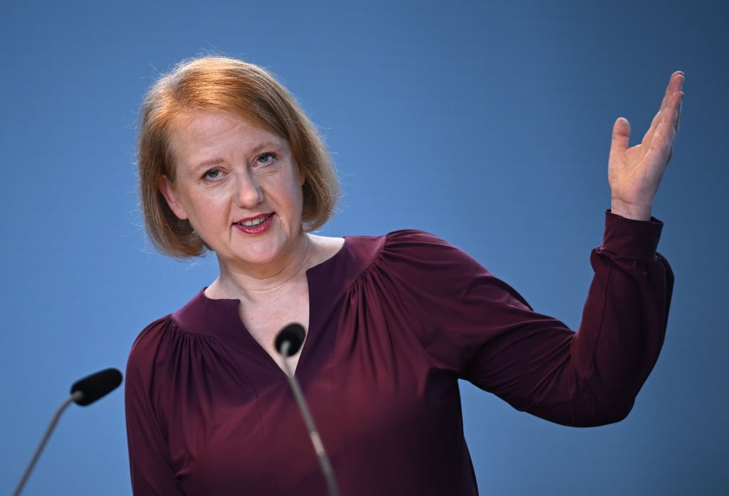 Bundesfamilienministerin Lisa Paus: „Wir ermöglichen durch Digitalisierung, dass Familien aktiv angesprochen werden, wenn sie eben Anspruch haben auf zusätzliche Leistungen.“
