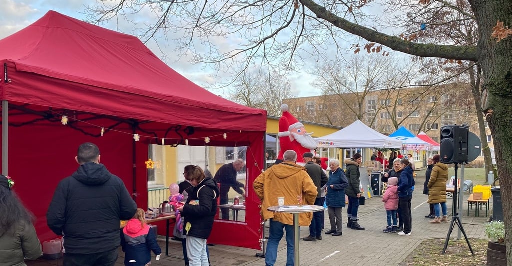 Im Dezember fand schon der erste Quartiersweihnachtsmarkt auf dem Gelände des Jugend- und Bürgerhaueses in Staßfurt-Nord statt.