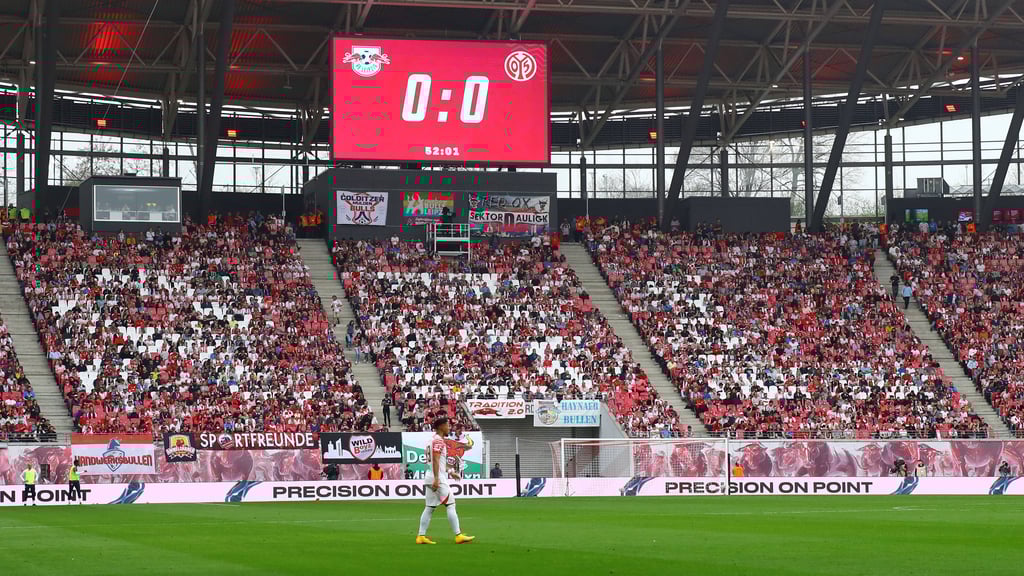 Viele freie Plätze: Sektor D beim vergangenen Heimspiel gegen Mainz 05.