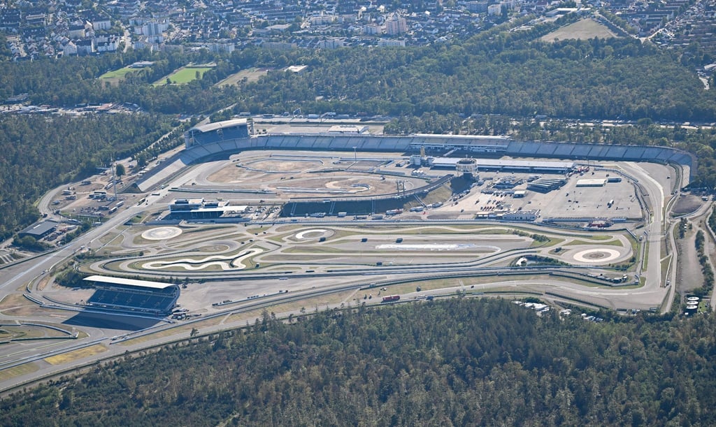 Das Motodrom auf dem Hockenheimring, aufgenommen aus einem Flugzeug.
