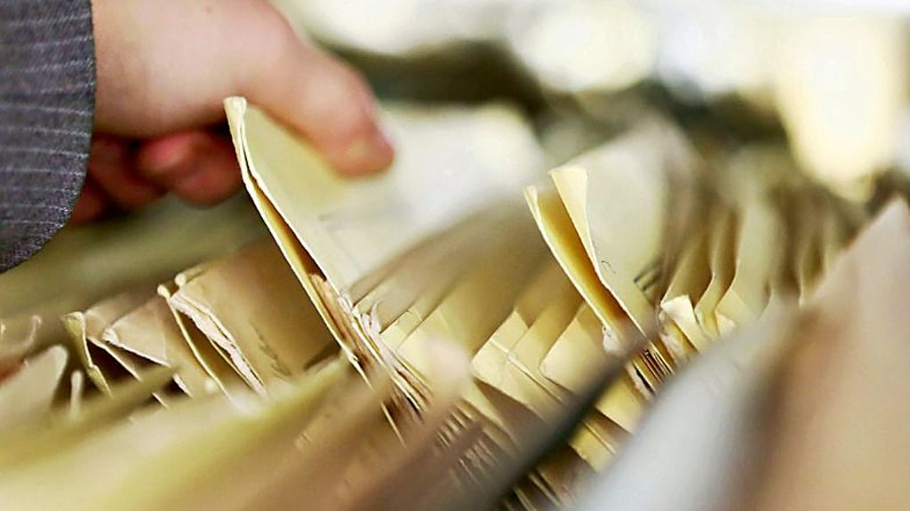 Akten zu einer möglichen Mitarbeit im Staatssicherheitsdienst bleiben im Archiv.