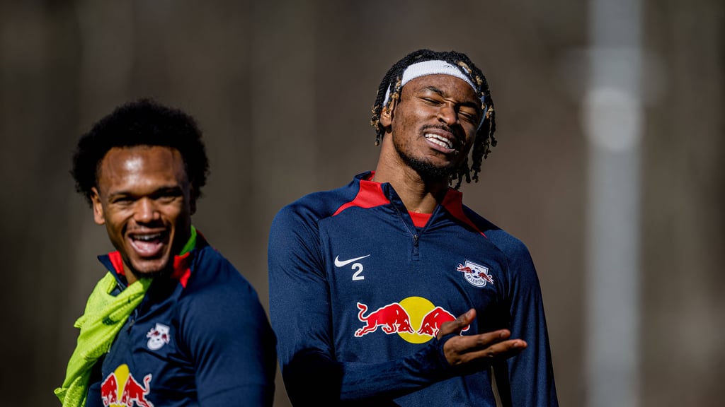 Lois Openda und Mohamed Simakan haben beide Ausstiegsklauseln in ihren Verträgen.