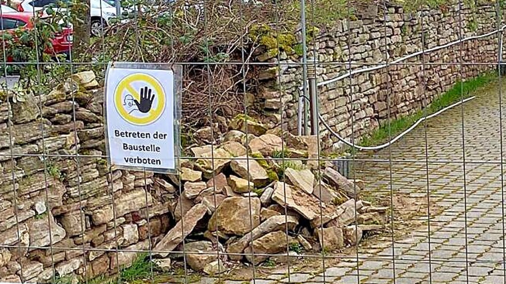 Die eingestürzte Mauer an der Mogkstraße