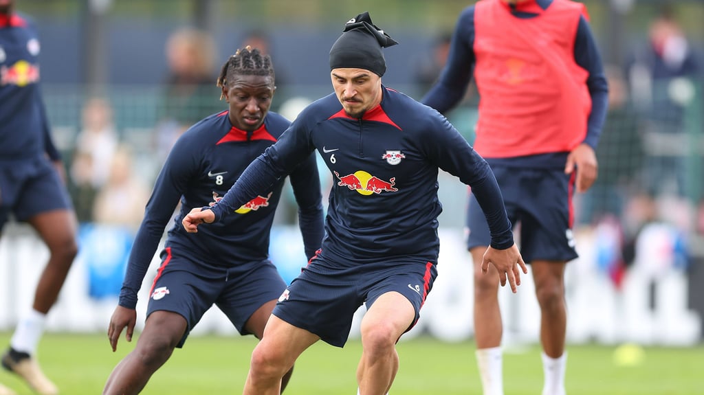 Amadou Haidara und Eljif Elmas im Training (Archivbild).