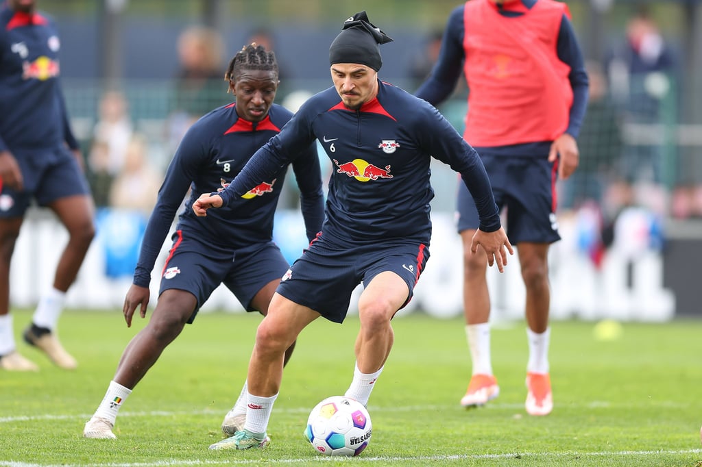 Amadou Haidara und Eljif Elmas im Training (Archivbild).