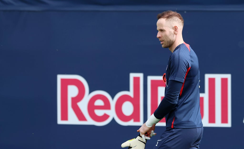 Péter Gulácsi beim Training von RB Leipzig.