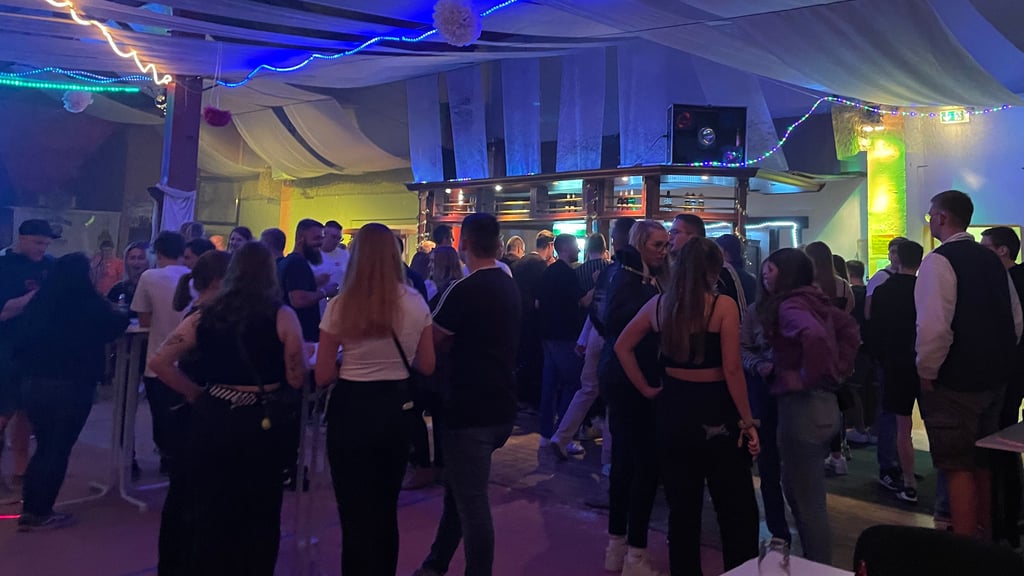 Die vom Muldestausee-Jugendgemeinderat organisierten Heizhaus-Partys in Gröbern sind beliebt.