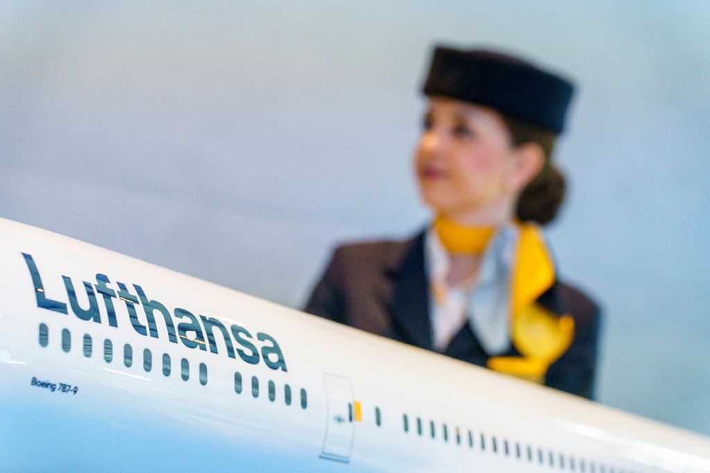 Mit dem Kabinenpersonal der Lufthansa hat die letzte große Berufsgruppe der Branche die Eckpunkte eines neuen Tarifvertrags abgeschlossen, wie die Gewerkschaft Unabhängige Flugbegleiter Organisation (Ufo) mitteilt.