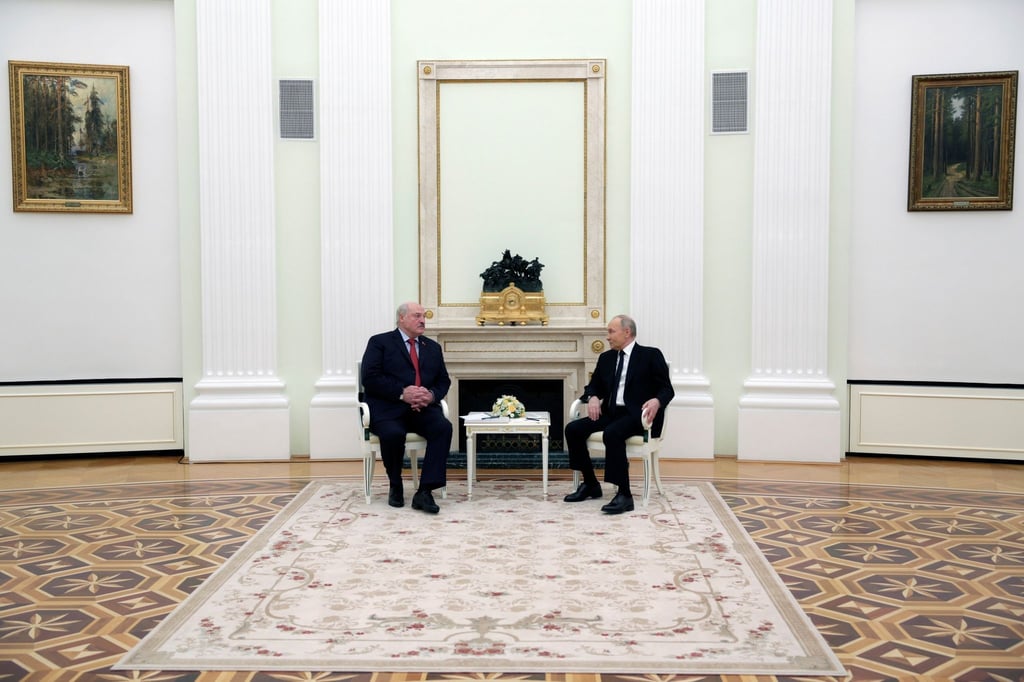 Wladimir Putin (r) und Alexander Lukaschenko im Kreml.