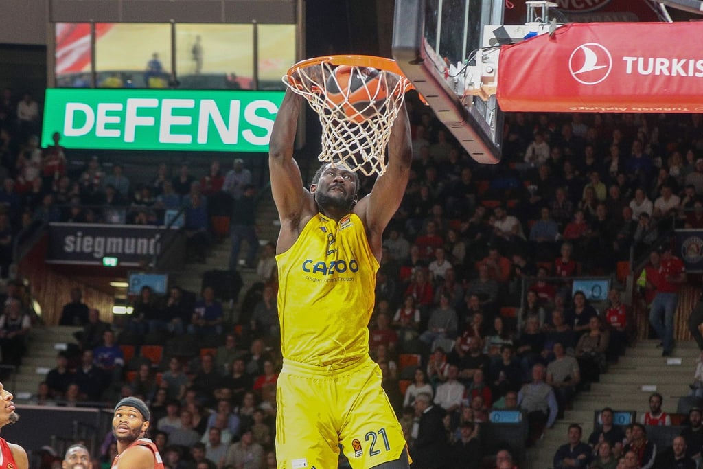 Am Korb Christ Koumadje von Alba Berlin.