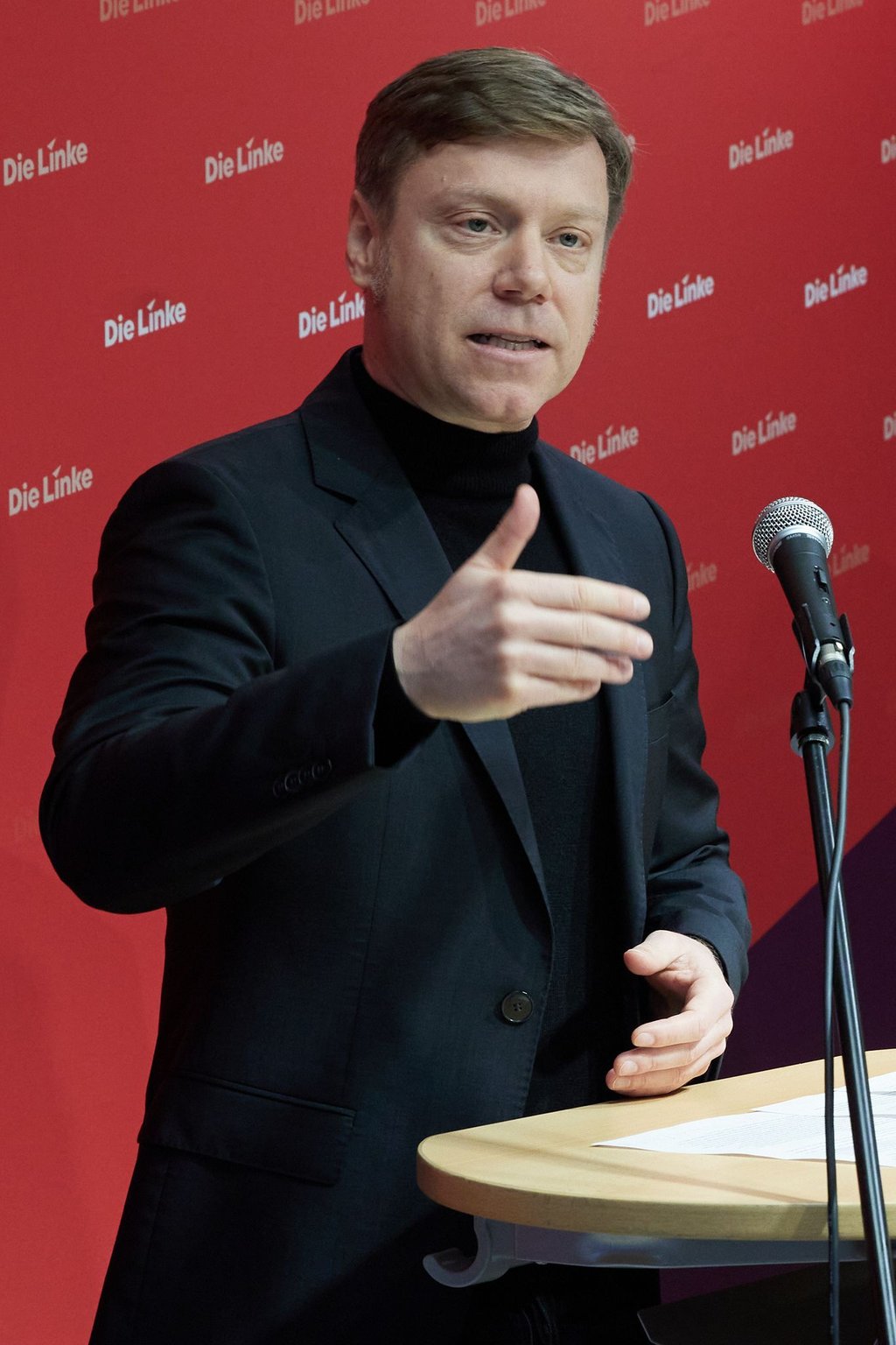 Martin Schirdewan (Die Linke), Parteivorsitzender, gibt zum Jahresauftakt seiner Partei eine Pressekonferenz in der Berliner Stadtmission.