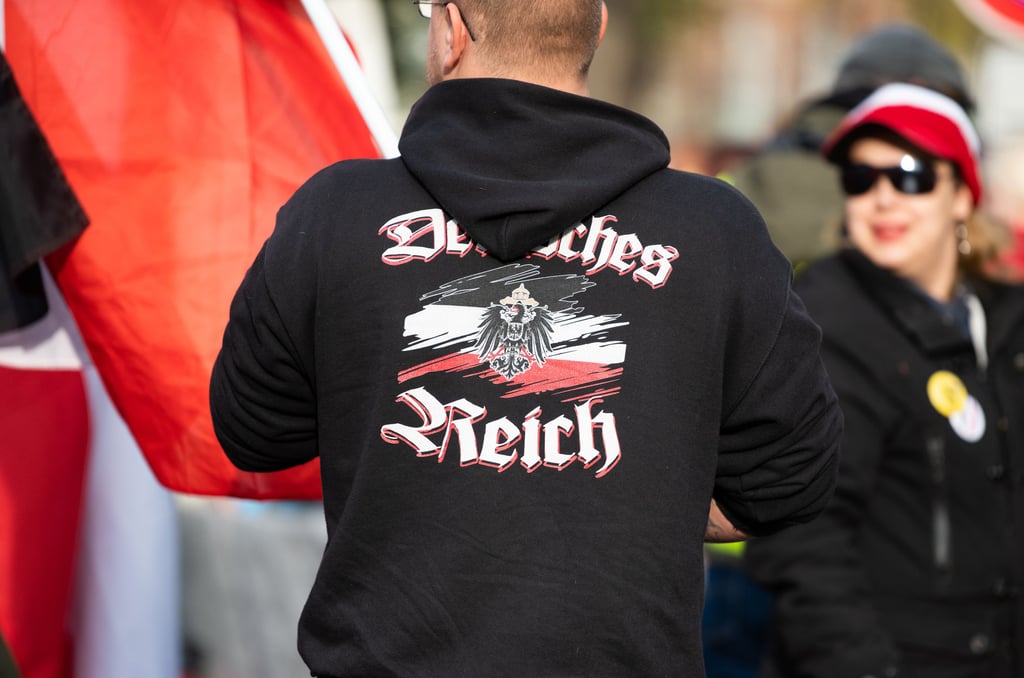 Die Zahl rechtsextremer Gewaltstraftaten in Sachsen-Anhalt bleibt hoch.