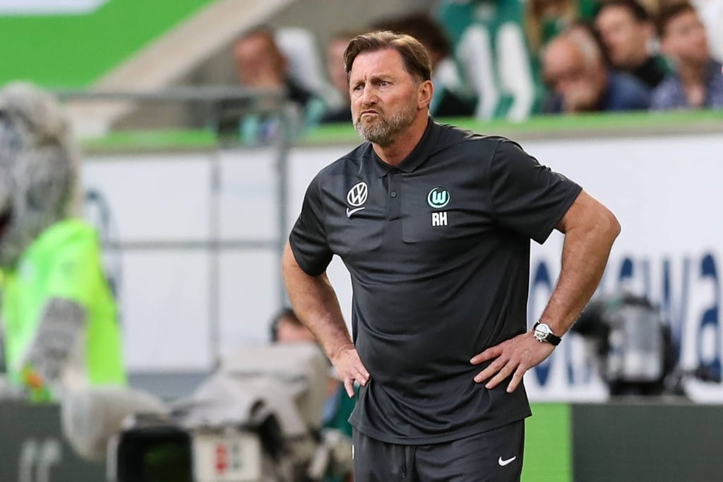 Ralph Hasenhüttl zerknirscht beim VfL Wolfsburg.