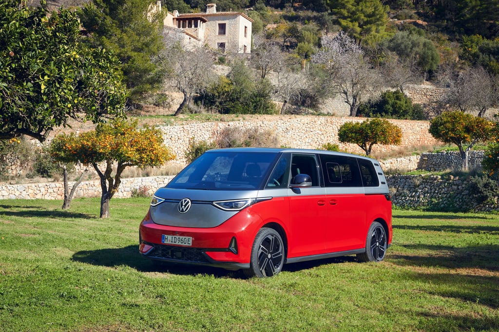 Vollelektrischer Van VW ID. Buzz GTX