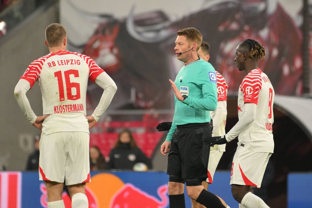 Schiedsrichter Christian Dingert wird das Heimspiel von RB Leipzig gegen VfL Wolfsburg am Samstag in der Red-Bull-Arena leiten.