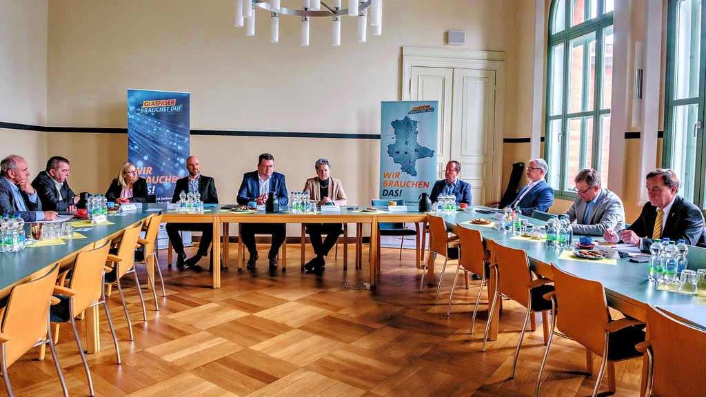Eine Informationsveranstaltung „Glasfaserkampagne“ fand jetzt im Wittenberger Landratsamt statt.