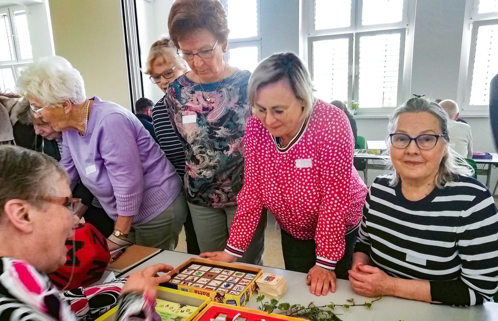 Die Grundschule Tröglitz war Gastgeber des dritten Netzwerktreffens der Lesepaten. Dabei wurden Spiele zur Motivation vorgestellt und erprobt.