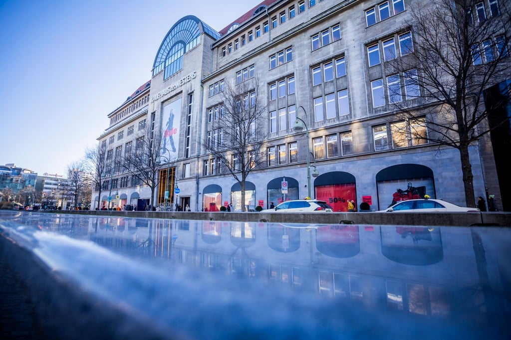 Das Kaufhaus des Westens (KaDeWe) in Berlin.