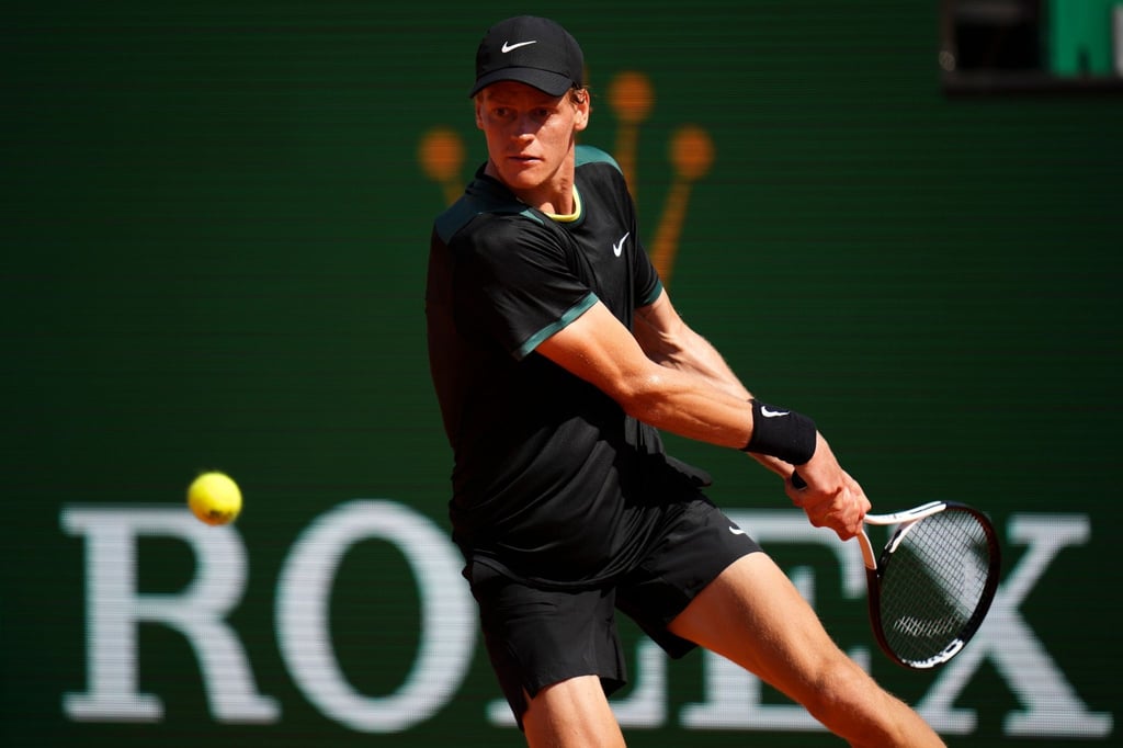 Jannik Sinner musste sich in Monte-Carlo Stefanos Tsitsipas geschlagen geben.