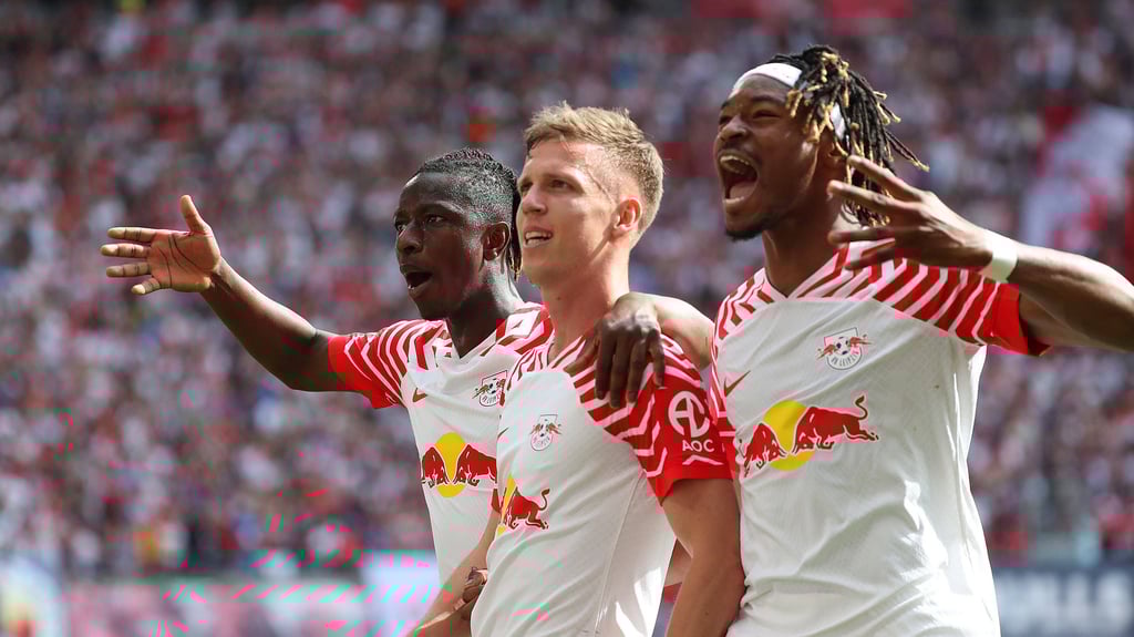 Matchwinner: Torschütze Dani Olmo, eskortiert von Amadou Haidara und Mohamed Simakan.