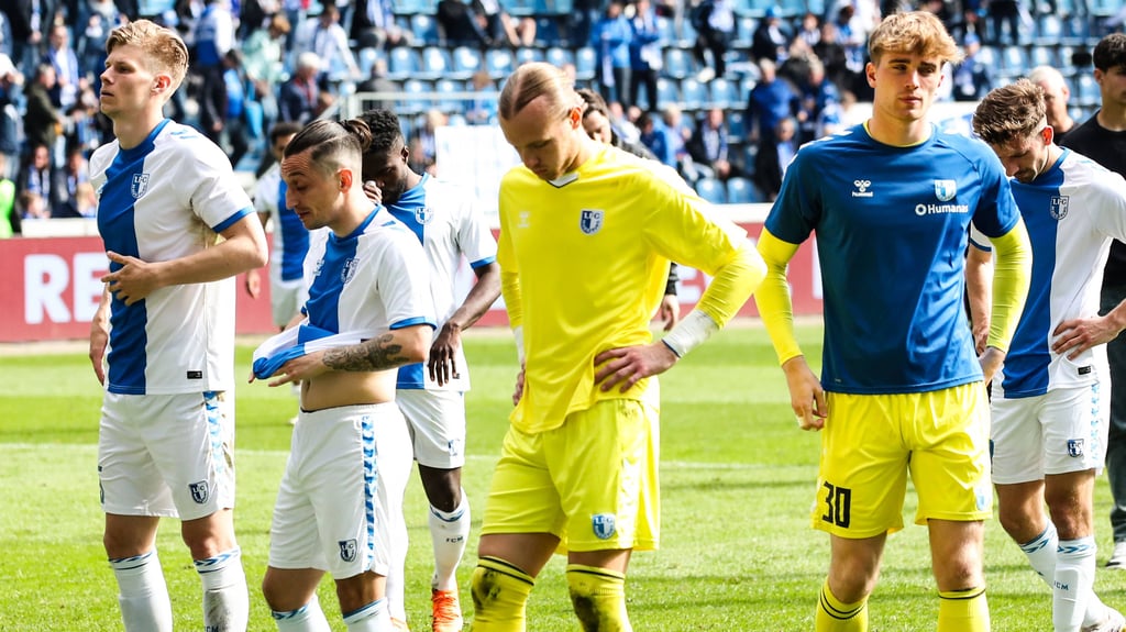 Die Spieler vom 1. FC Magdeburg wirkten bedrückt nach dem knappen 2:2-Unentschieden gegen den Hamburger SV.