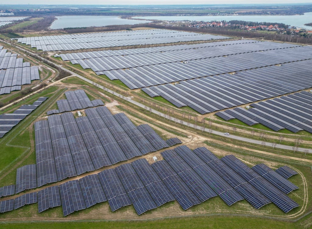 Erneuerbare Energien boomen in Mitteldeutschland: In Neukieritzsch im Süden Leipzigs ging zuletzt Deutschlands größter Solarpark ans Netz.
