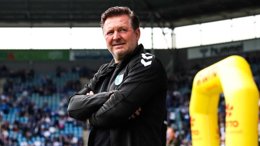 Der 1. FC Magdeburg reist nach einem verschenkten Sieg zum Ostklassiker gegen Hansa Rostock. Beide Teams benötigen drei Zähler im Abstiegskampf.