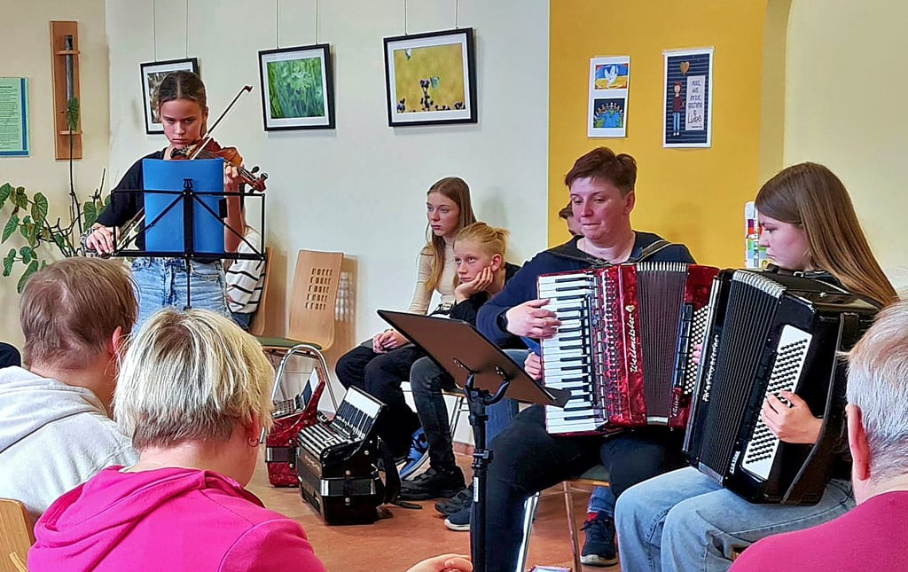 Schüler der Musikschule Oschersleben geben ein Konzert in der Matthias-Claudius-Haus-Stiftung.