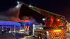 Die Werkstatt eines ehemaligen Autohauses am Wernigeröder Dornbergsweg ist während der Nacht zu Samstag in Flammen aufgangen.