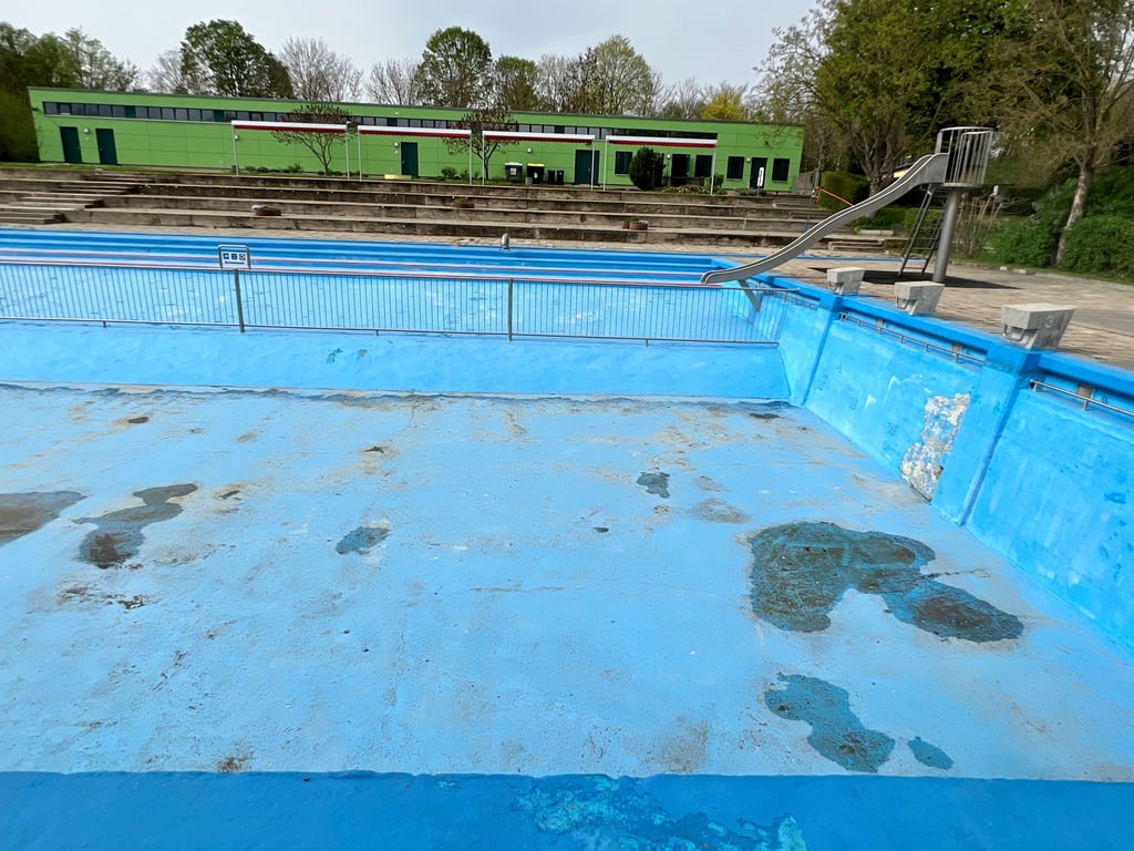 Wie geht es weiter mit dem Schwimmbad in Nienburg? Kann es im Sommer öffnen?