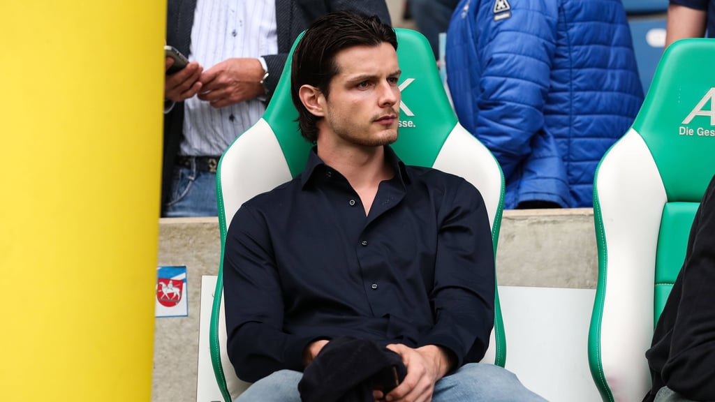 Nach seiner Schulterverletzung ist Jean Hugonet beim 1. FC Magdeburg nur noch Zuschauer. Der Franzose zieht Bilanz nach seiner ersten Saison beim FCM.