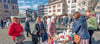 Heimatmarkt am Samstag Marktplatz am Stand von Aija Uscina, sie verkauft lettische Köstlichkeiten