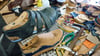 Die Schuhmacherwerkstatt von Georg Wessels in Vreden versorgt Jeison Rodriguez und andere Riesenwüchsige seit vielen Jahrzehnten mit passendem Schuhwerk.