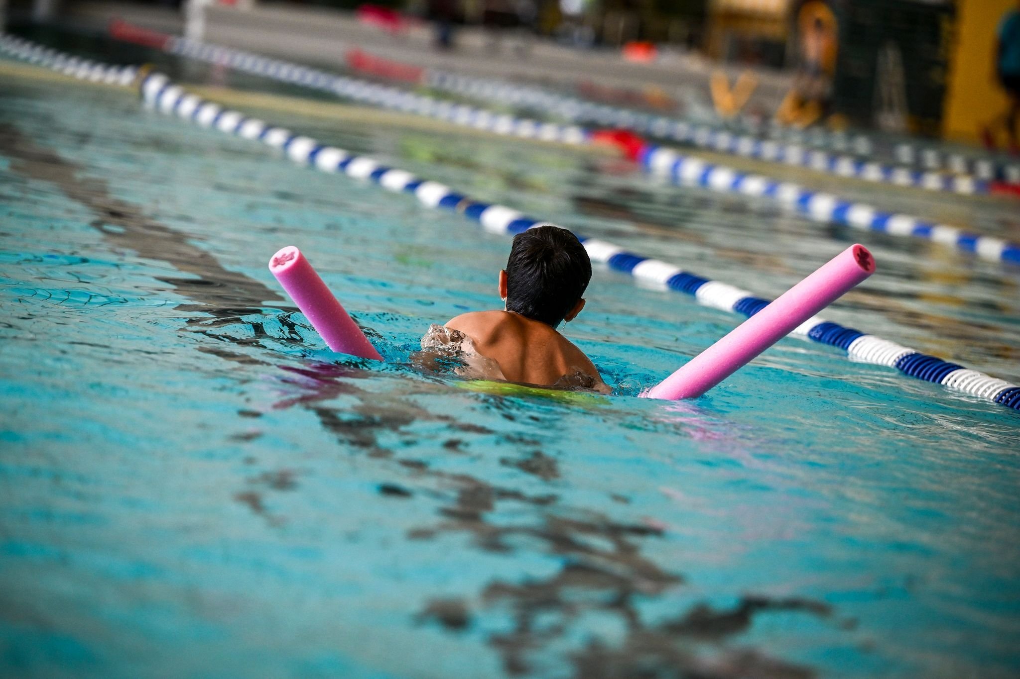 Schwimmen lernen: Wann ist das Kind reif für den Schwimmkurs?